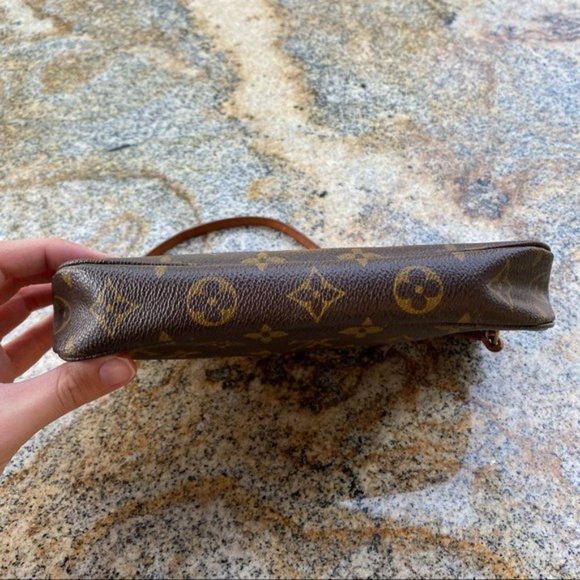 SOLD Louis Vuitton Monogram Pochette Accessoires SD0052 - Picture 11 of 16